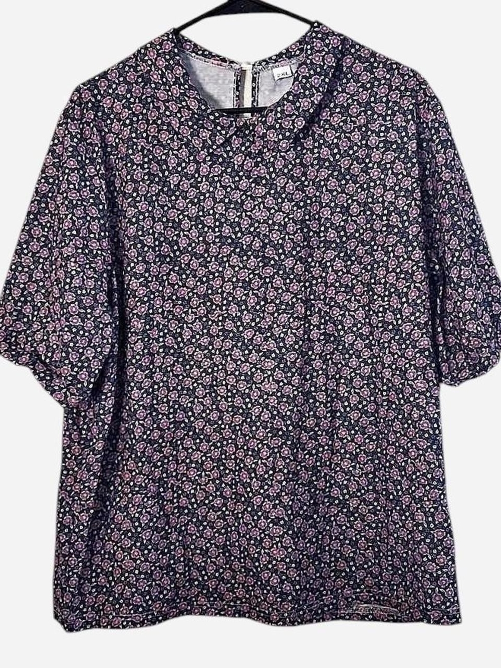 Source Unknown Black Short-Sleeve Floral Blouse with Pink Flowers